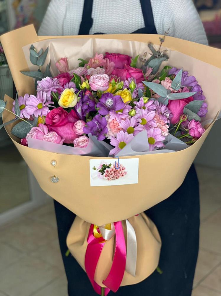 Букет цветов из: Хризантемы, Гвоздики и Альстромерии в Волоконовке