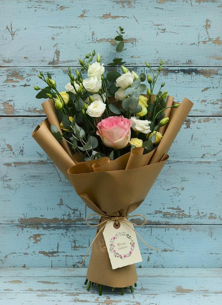 Букет цветов из: Розы и Лизиантусы в Волоконовке