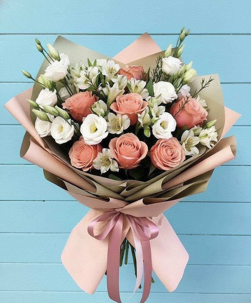 Букет цветов из: Розы, Альстромерии и Лизиантусы в Волоконовке
