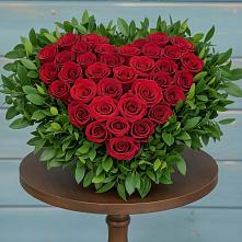 Цветочная композиция из Розы в виде сердца в Волоконовке