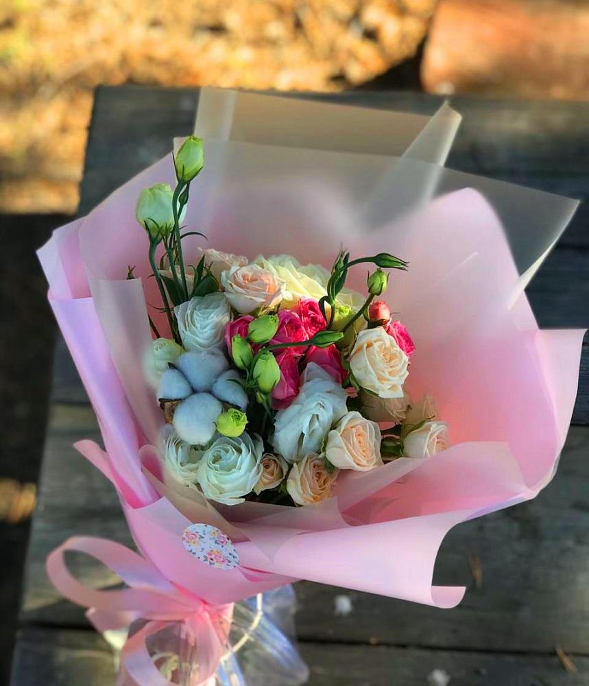 Букет цветов из: Розы и Лизиантусы в Волоконовке