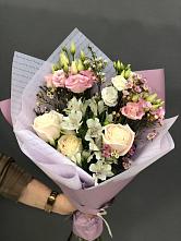 Букет цветов из:  Альстромерии, Розы и Лизиантусы #REPLACE_PRED# Волоконовке