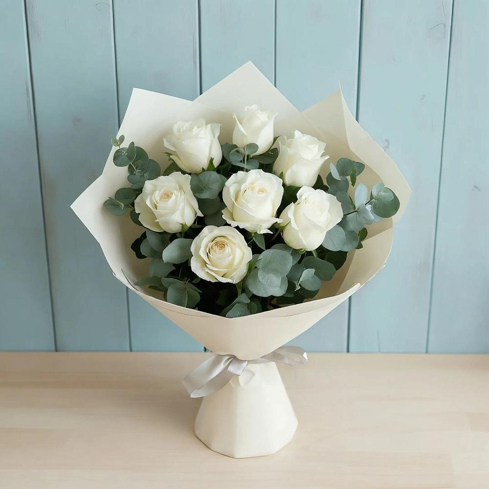 Букет Белые розы в Эвкалипте в Волоконовке