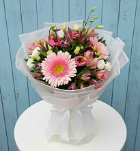 Букет цветов из:  Герберы, Альстромерии и Лизиантусы в Волоконовке