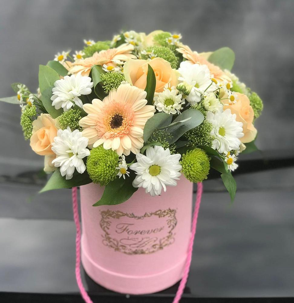 Цветочная композиция из Розы, Герберы и Хризантемы в шляпной коробке в Волоконовке