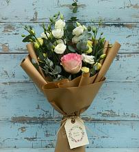 Букет цветов из:  Розы и Лизиантусы в Волоконовке