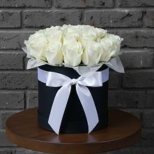 Цветочная композиция из Розы в шляпной коробке в Волоконовке