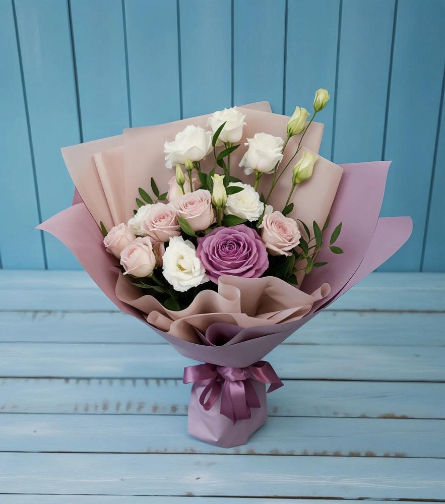 Букет цветов из: Розы и Лизиантусы в Волоконовке